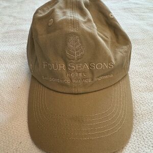 WHITE LOTUS FOUR SEASONS CAP✨